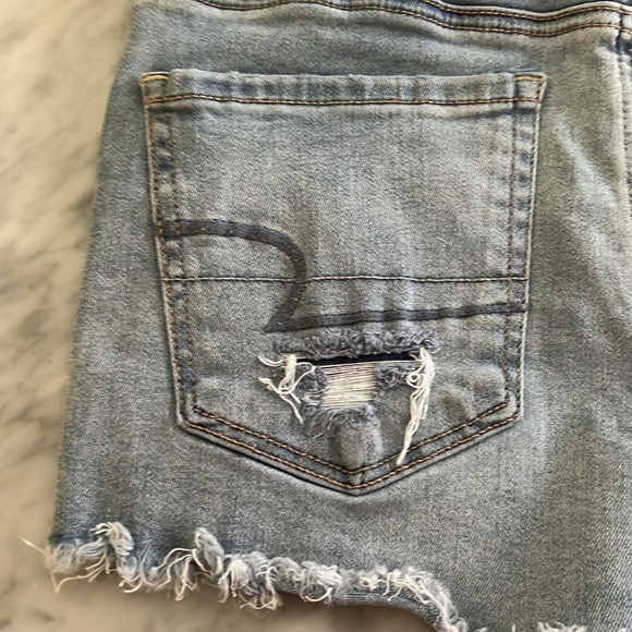 American Eagle Hi Rise Shortie shorts size 6. Features Peekaboo lace pockets! - Picture 4 of 7